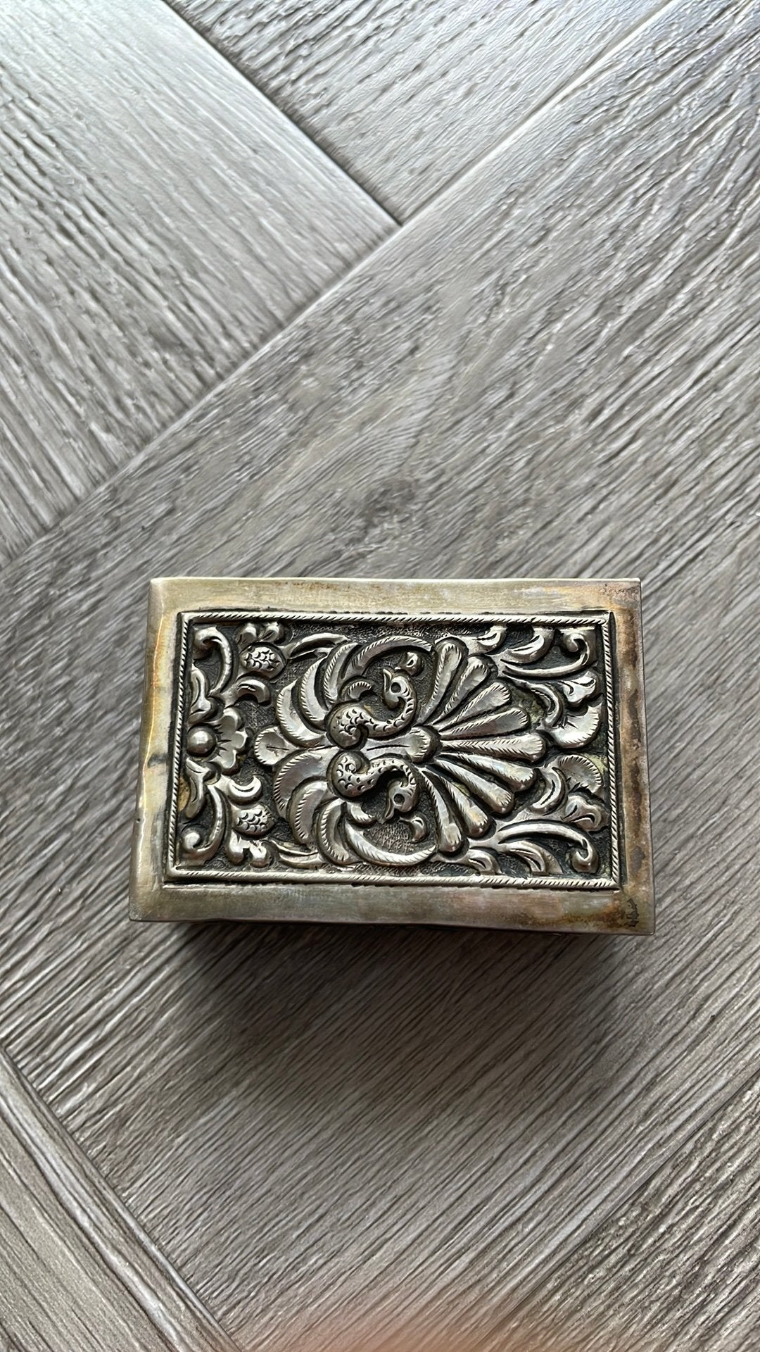 M5800 Zilveren Doosje met Gedetailleerd Reliëf, Ophalen of Verzenden, Zilver