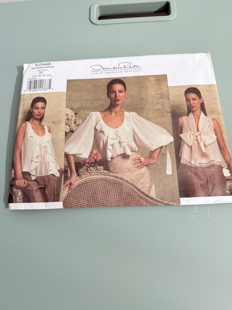 Oscar de la Renta  Vogue 2946 naaipatronen 14 16 18 20, Overige merken, Overige typen, Vrouw, Nieuw