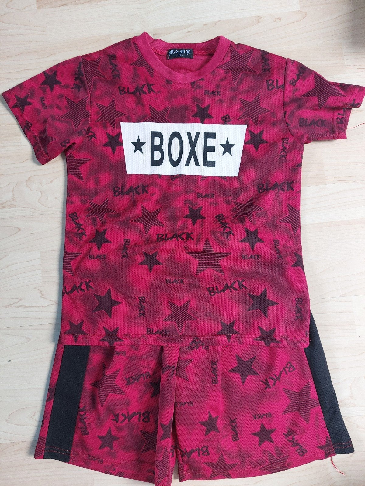 Zomerse set: rood T-shirt en short met sterren, maat 158, Kinderen en Baby's, Kinderkleding | Maat 158, Gebruikt, Mad.M.L, Ophalen of Verzenden