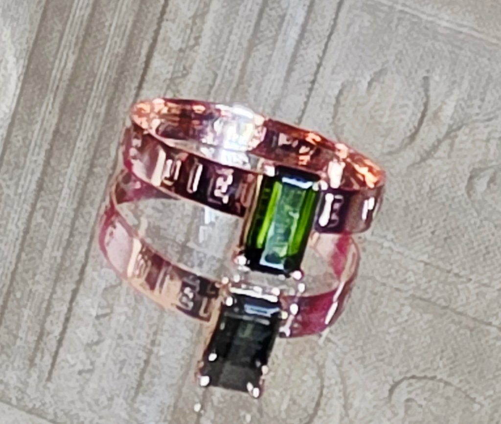 Antieke gouden ring met groene toermalijn 0,85kt, Ophalen of Verzenden, Zo goed als nieuw, 17 tot 18, Dame of Heer