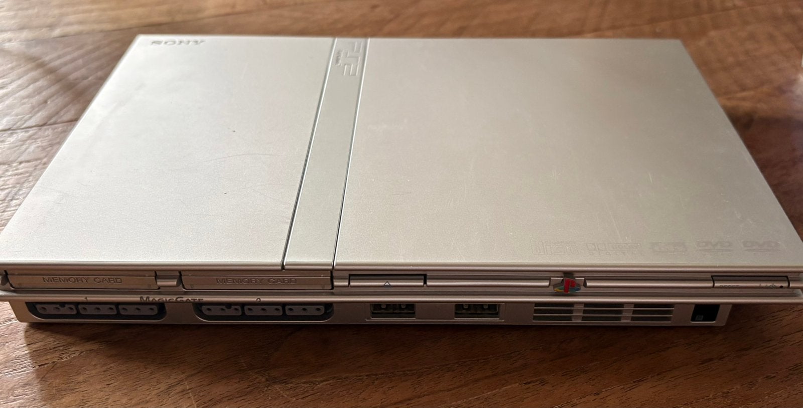 Zilveren ps2, Spelcomputers en Games, Spelcomputers | Sony PlayStation 2, Verzenden, Zo goed als nieuw, Met 2 controllers