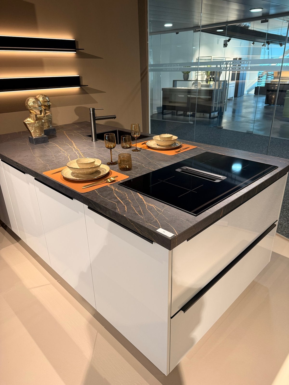 Nieuwe Brigitte Eilandkeuken Oxford/Calas met apparatenwand, Ophalen, Overige materialen, Wit, Overige typen