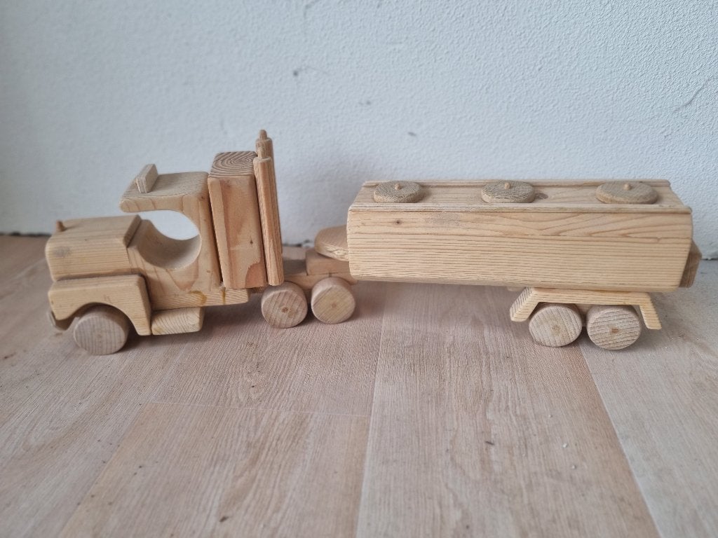 Houten truck met oplegger - Loods66B, Kinderen en Baby's, Speelgoed | Houten speelgoed, Ophalen, Nieuw, Duw- of Trekspeelgoed