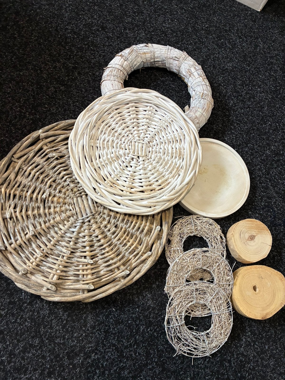 TE KOOP.  DIV. MATEN RIET & HOUTEN ONDERBORDEN !!, Ophalen of Verzenden, Nieuw