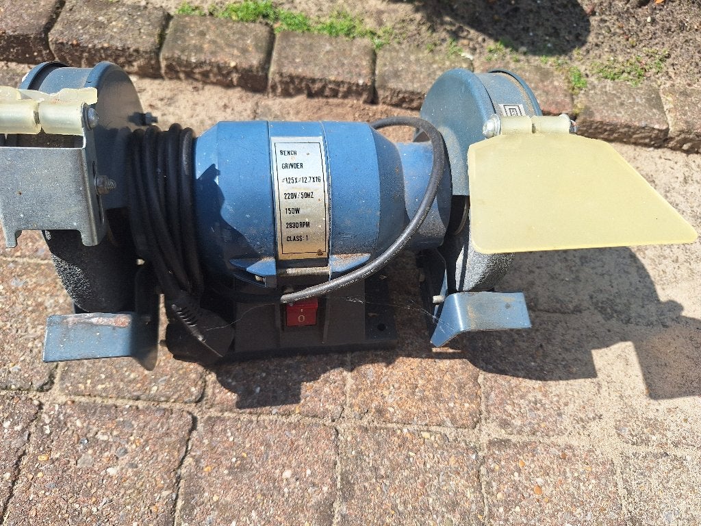 Dubbele slijptol, Doe-het-zelf en Verbouw, Gereedschap | Slijpmachines, Ophalen of Verzenden, Gebruikt, Minder dan 700 watt, Werkbankslijpmachine