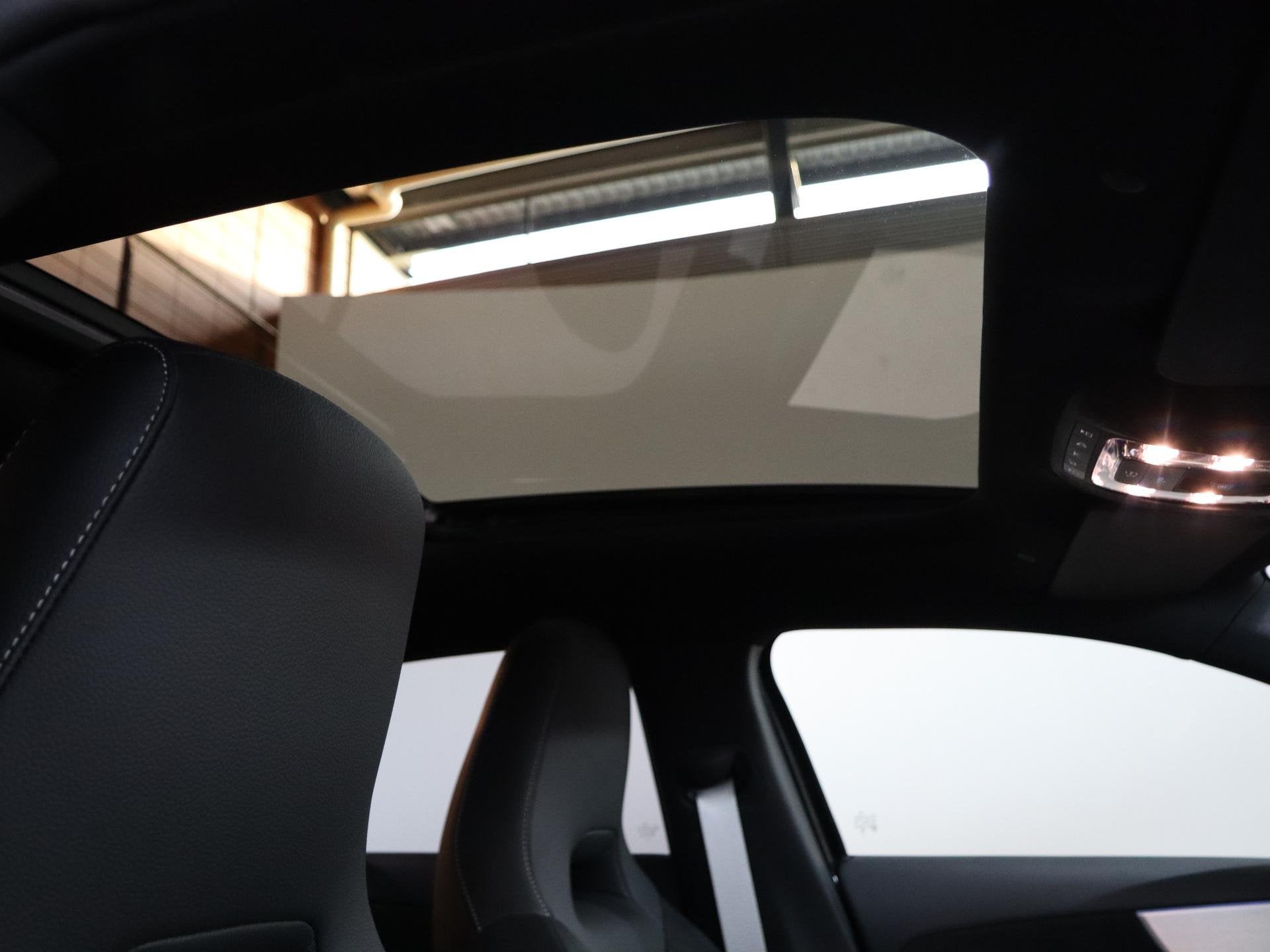 Foto 9 van Mercedes-Benz A-klasse 180 Business Solution AMG | AMG Line