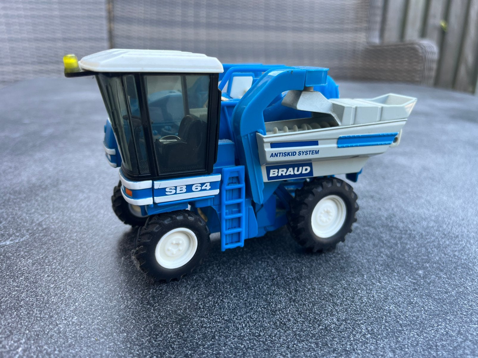 Braud SB 64 druivenplukker Siku, Ophalen of Verzenden, Zo goed als nieuw, Tractor of Landbouw, SIKU