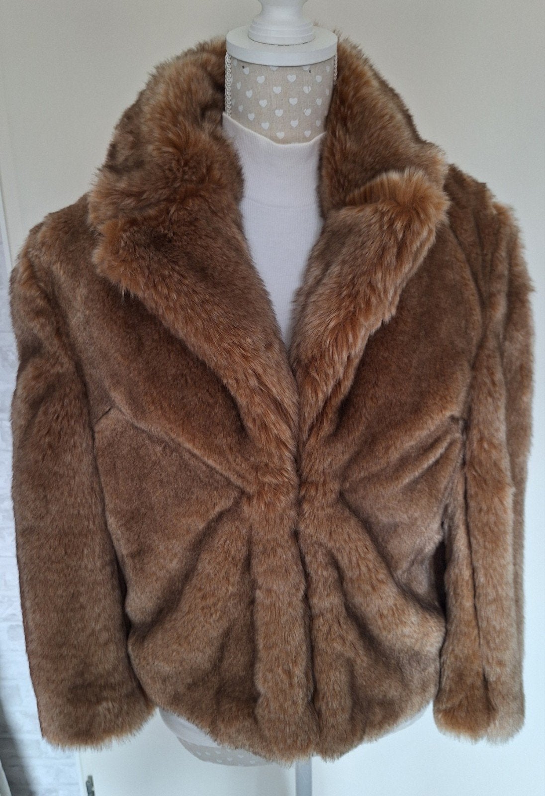 Bontjas imitatie H&M maat 38, Maat 38/40 (M), H&M, Beige, Ophalen of Verzenden