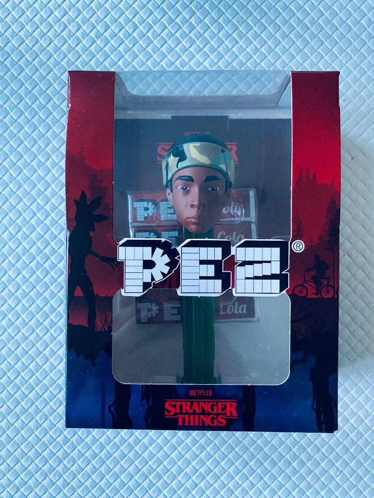 PEZ Dispenser - Stranger Things: Lucas Sinclair, Ophalen of Verzenden, Nieuw, Tv, Gebruiksvoorwerp