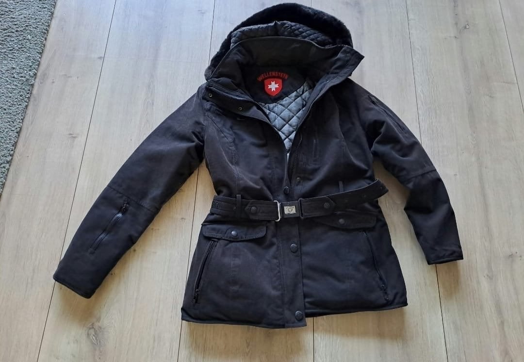 Wellensteyn jas zwart met bontkraag, Ophalen of Verzenden, Zo goed als nieuw, Maat 38/40 (M), Zwart