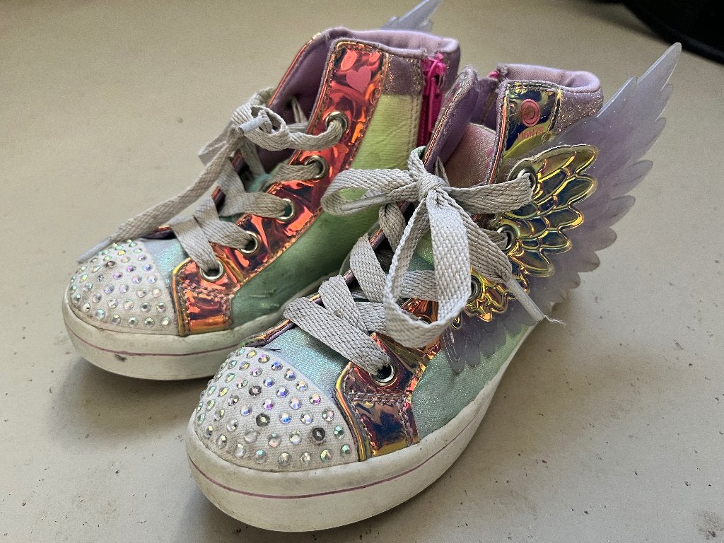 Leuke kinderschoenen maat 28 met lichtjes, Kinderen en Baby's, Kinderkleding | Schoenen en Sokken, Gebruikt, Meisje, Schoenen