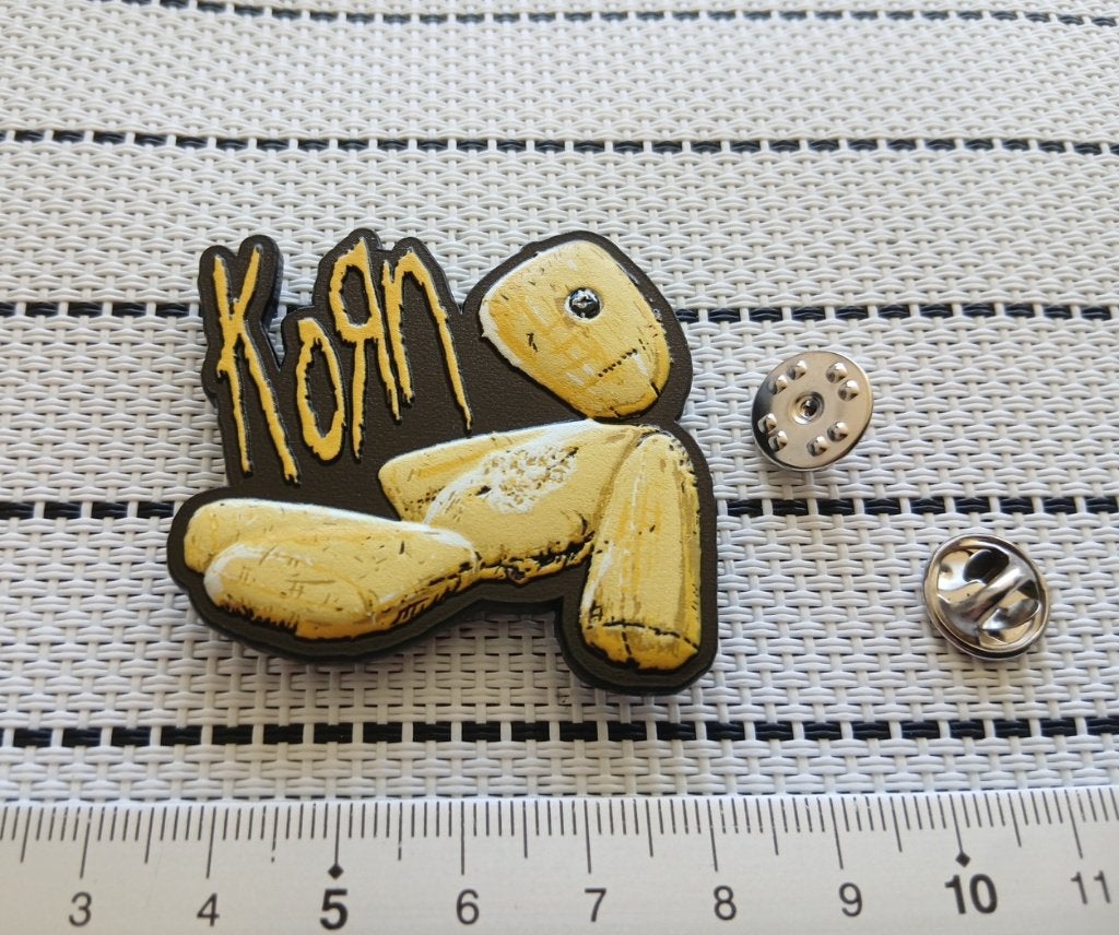 Korn prachtige nieuwe doll 3d pin speld badge, Verzenden, Nieuw, Overige typen