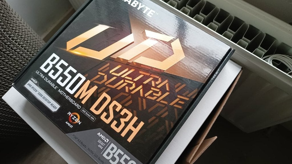 B550M DS3H Moederbord (zonder I/O-shield), Computers en Software, Gebruikt, DDR4, Ophalen of Verzenden, Micro-ATX