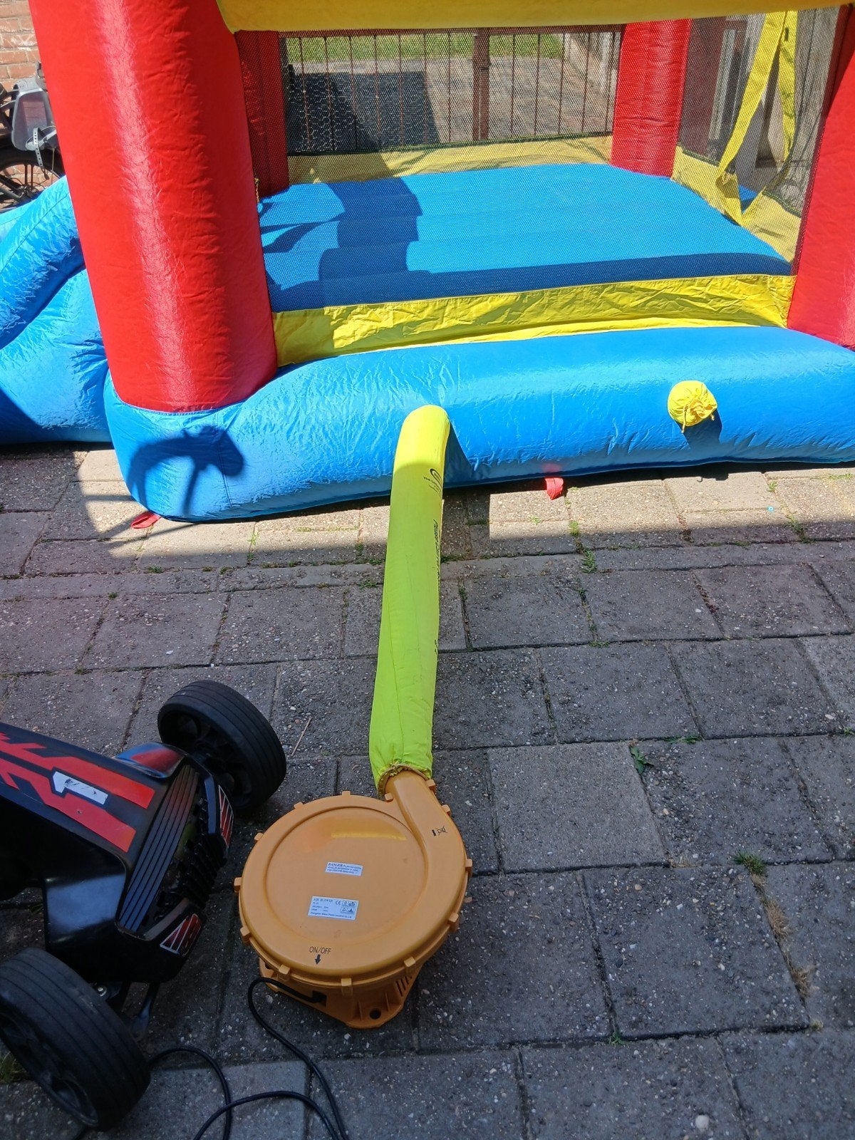 Little Tikes springkussen met glijbaan, Kinderen en Baby's, Speelgoed | Buiten | Springkussens, Ophalen, Gebruikt