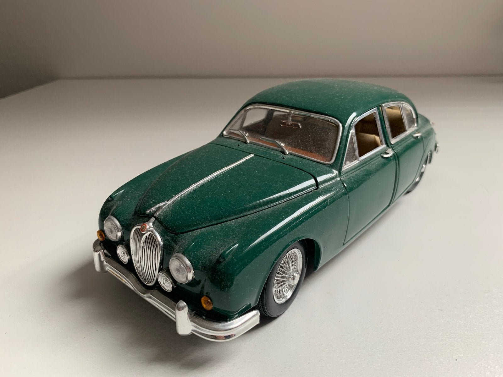 Jaguar MK2 modelauto - Groen - Gedetailleerd schaalmodel, Ophalen of Verzenden, Zo goed als nieuw, Auto, Maisto