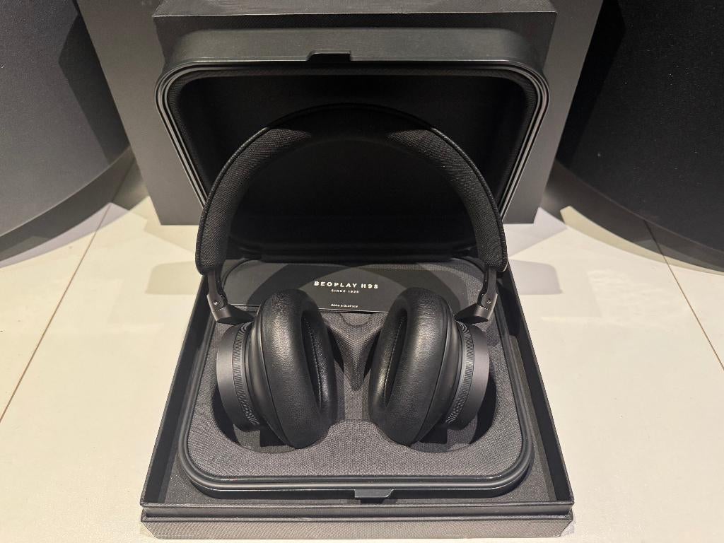 BeoPlay H95 | zgan / echte nieuwstaat! | B&O Bang en Olufsen, Info@bang-olufsen.dk, Zo goed als nieuw, Over oor (circumaural)