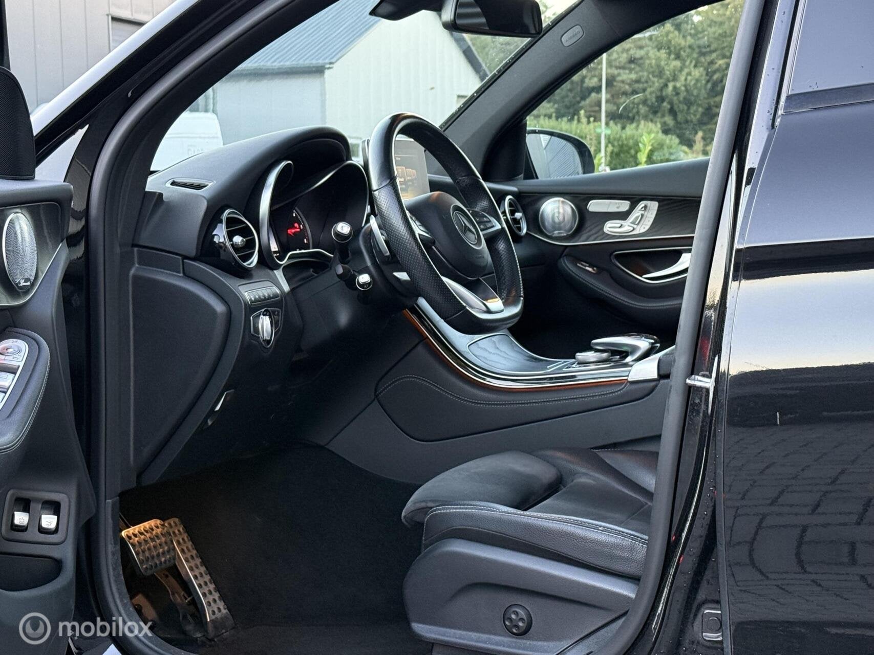 Mercedes GLC Coupé 220d 4MATIC AMG|ACC|Pano||Bur|Trkhk|luch, Auto's, Automaat, Dealer onderhouden, Euro 6, Zwart