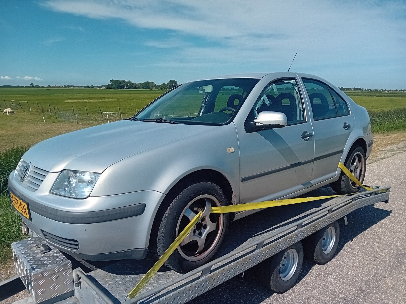 Volkswagen bora 1.4 16v in onderdelen, Ophalen, Volkswagen, Motorkap