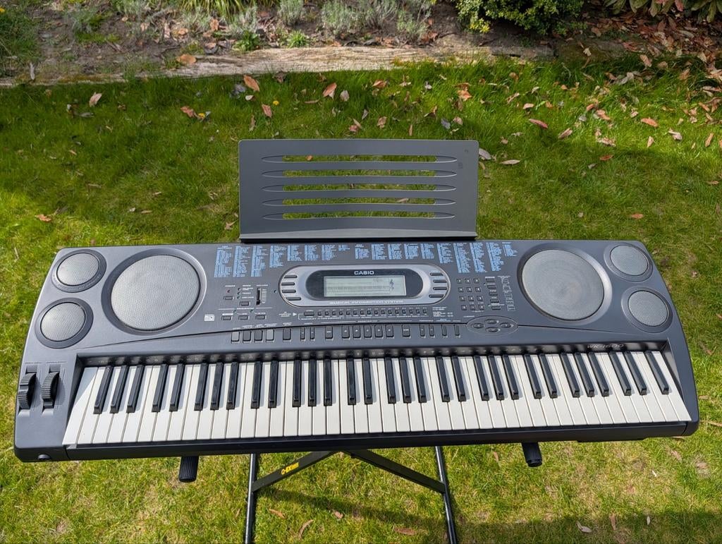 Casio WK-1600 Keyboard - Goede staat, Ophalen, Casio, Met standaard, 61 toetsen