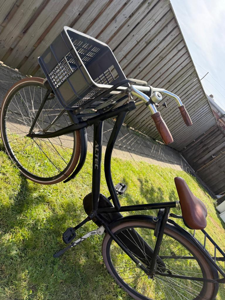 Altec Transportfiets met mand - Zo goed als nieuw, Fietsen en Brommers, Fietsen | Dames | Damesfietsen, Overige merken, Terugtraprem