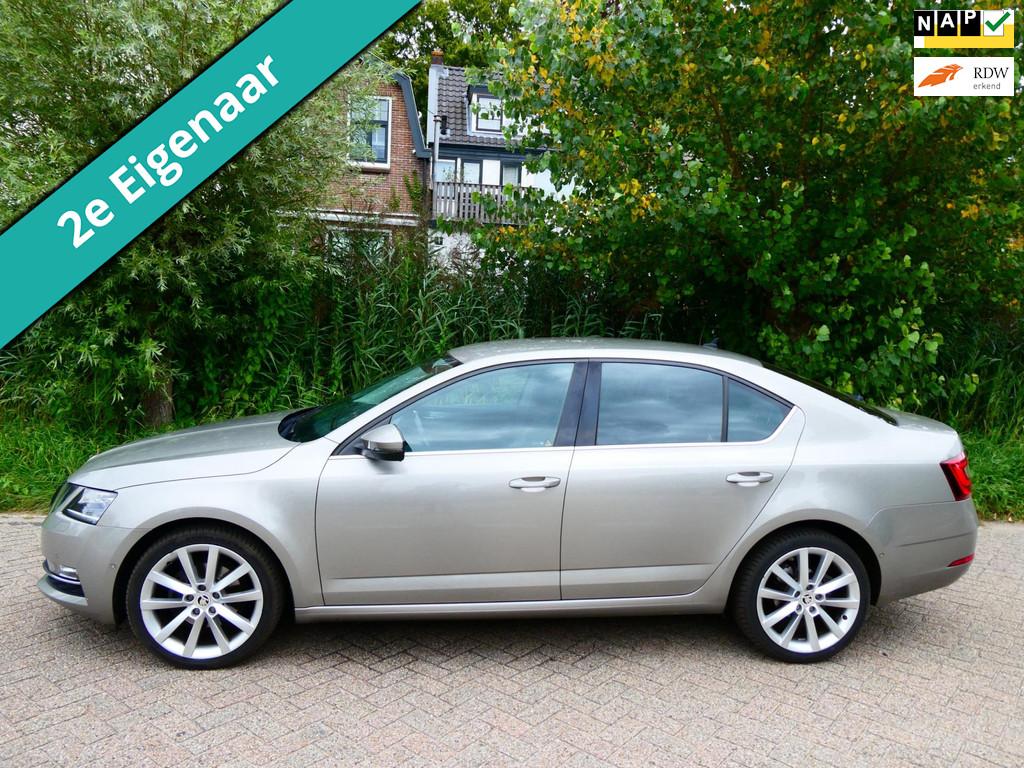 Skoda Octavia 1.0 TSI 116pk Style Automaat 2e eig. Navi PDC, Auto's, Skoda, Gebruikt, Bedrijf, Grijs, 3 cilinders