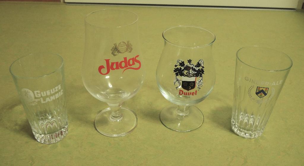 Bierglazen - 8 verschillende bierglazen - Gratis, Ophalen, Zo goed als nieuw, Glas of Glazen, Overige merken