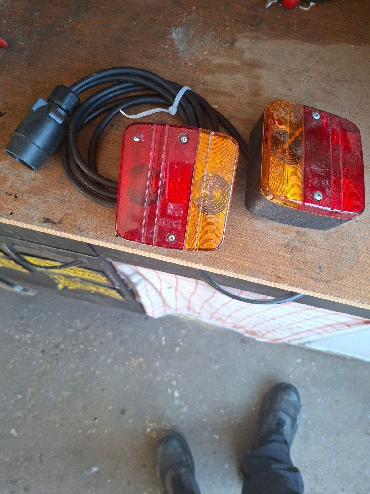 2 sets Achterlichten voor aanhanger, caravan of trailer, Ophalen, Gebruikt, Universele onderdelen