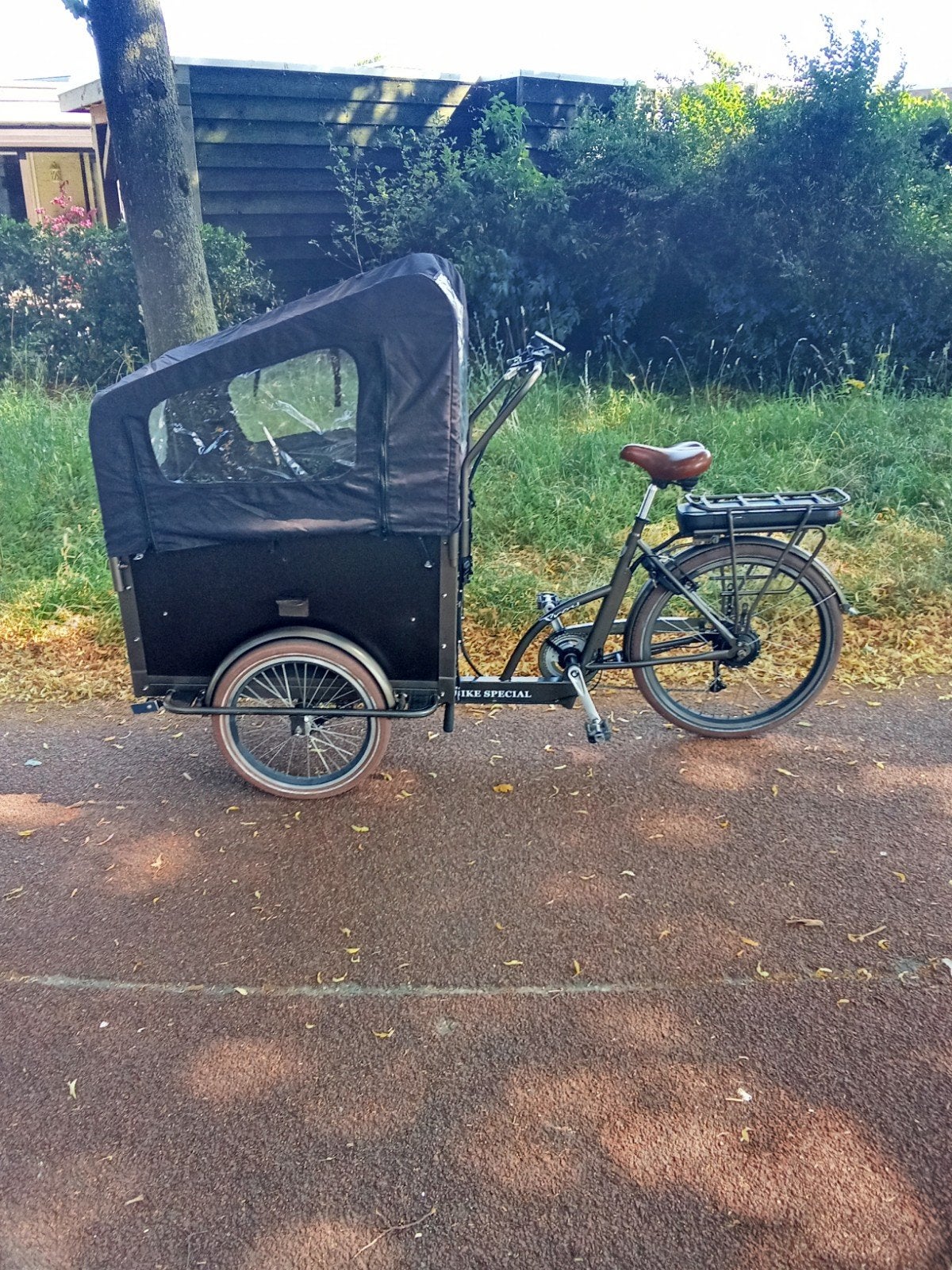 Nette elektrische bakfiets 7 ver met een huif, Fietsen en Brommers, Fietsen | Bakfietsen, Ophalen, Zo goed als nieuw, 4 kinderen of meer