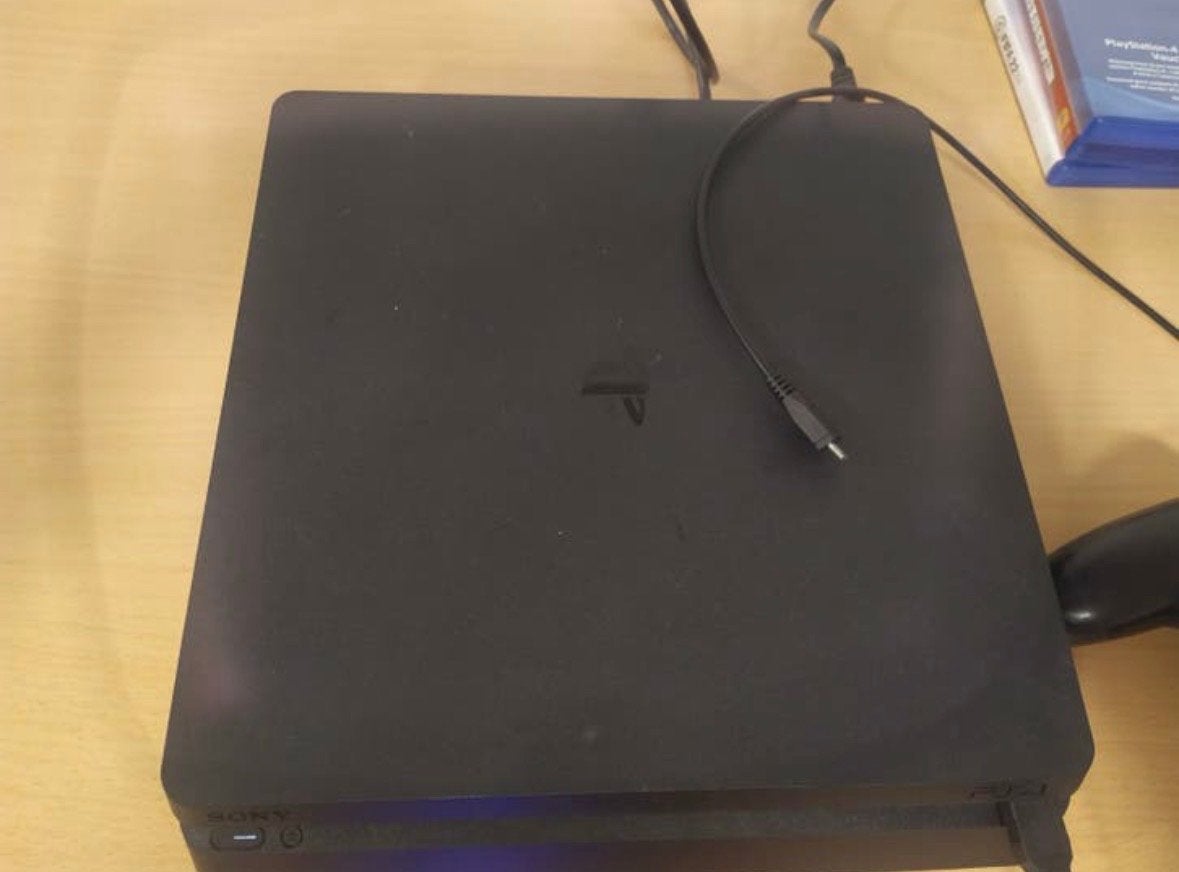 PlayStation 4 Slim met 500gb opslag en 8 games, Ophalen of Verzenden, Met 1 controller, Slim, 500 GB