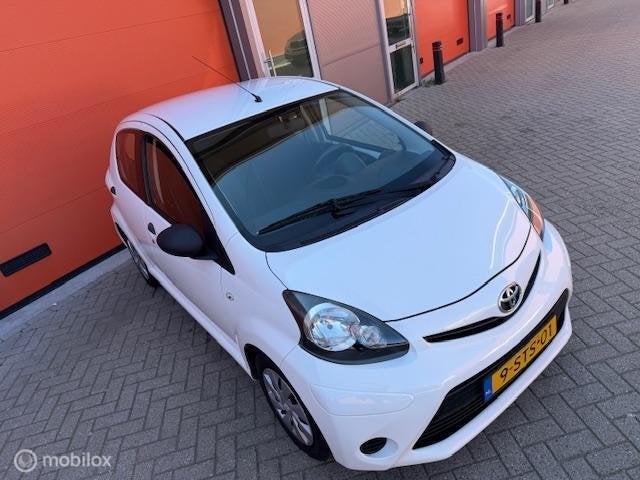 Foto 10 van Toyota Aygo 1.0 VVT-i Now 5 DRS APK 03-2027 KM NAP