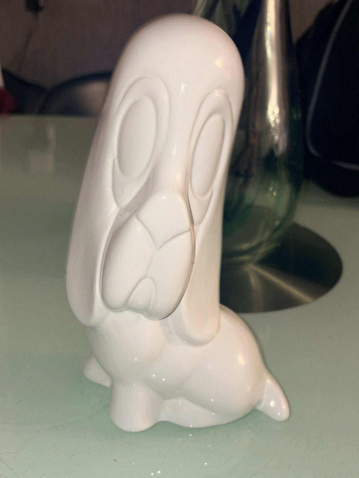 vintage wit keramieken beeldje van een Basset Hound, Ophalen of Verzenden, Zo goed als nieuw, Dier