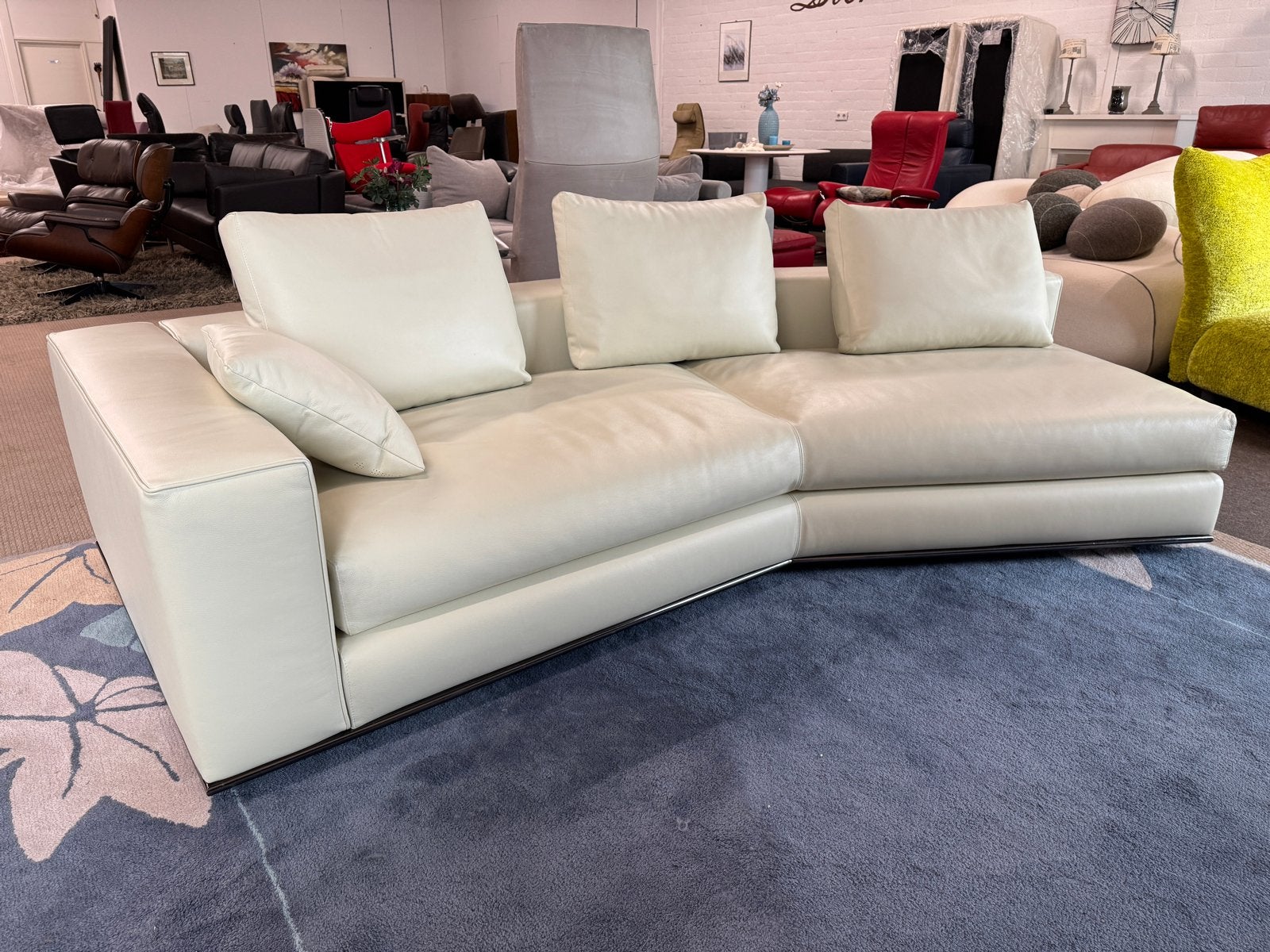 Minotti Hamilton Inclined Bank - Crèmekleurig Leer, Info@minotti.com, 100 tot 125 cm, Minotti, Driepersoons