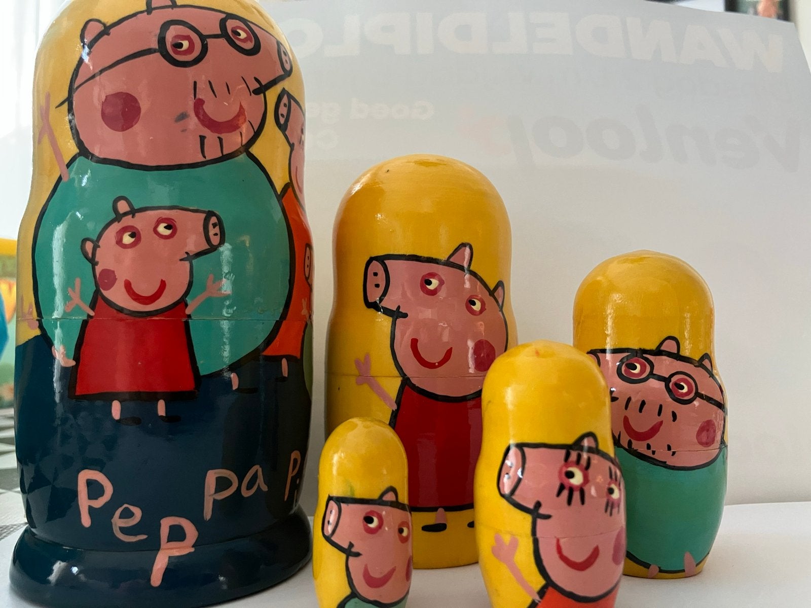 Peppa Pig Matroesjka Set - Handgeschilderd, Kinderen en Baby's, Ophalen, Zo goed als nieuw, Jongen of Meisje