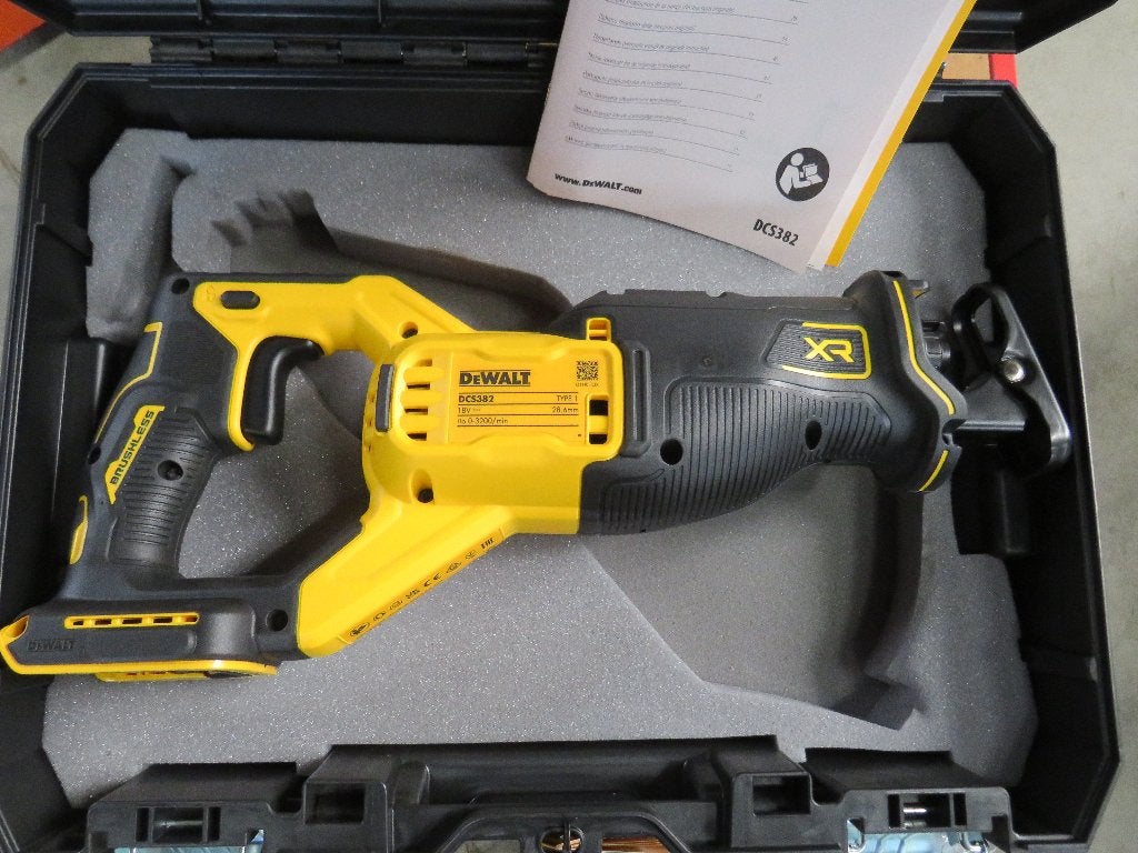 DeWalt DCS382NT 18V XR Brushless Reciprozaag  Nieuw, DeWalt, 70 mm of meer, Nieuw, 600 tot 1200 watt