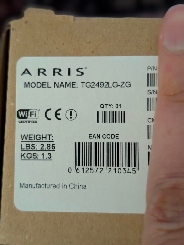 Arris TG2492LG-ZG kabel modem voor Ziggo, Computers en Software, Routers en Modems, Ophalen of Verzenden, Gebruikt, Router met modem