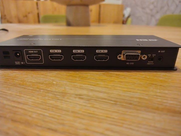 Foto 3 van ATEN VS481C HDMI-switch 4K 60Hz met voeding en remote