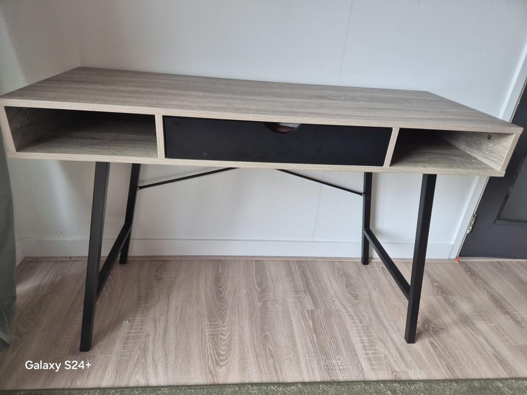 JYSK ABBETVED bureautafel - Gebruikt, Huis en Inrichting, Bureaus, Met lades, Gebruikt, Spaanplaat of MDF, Bruin