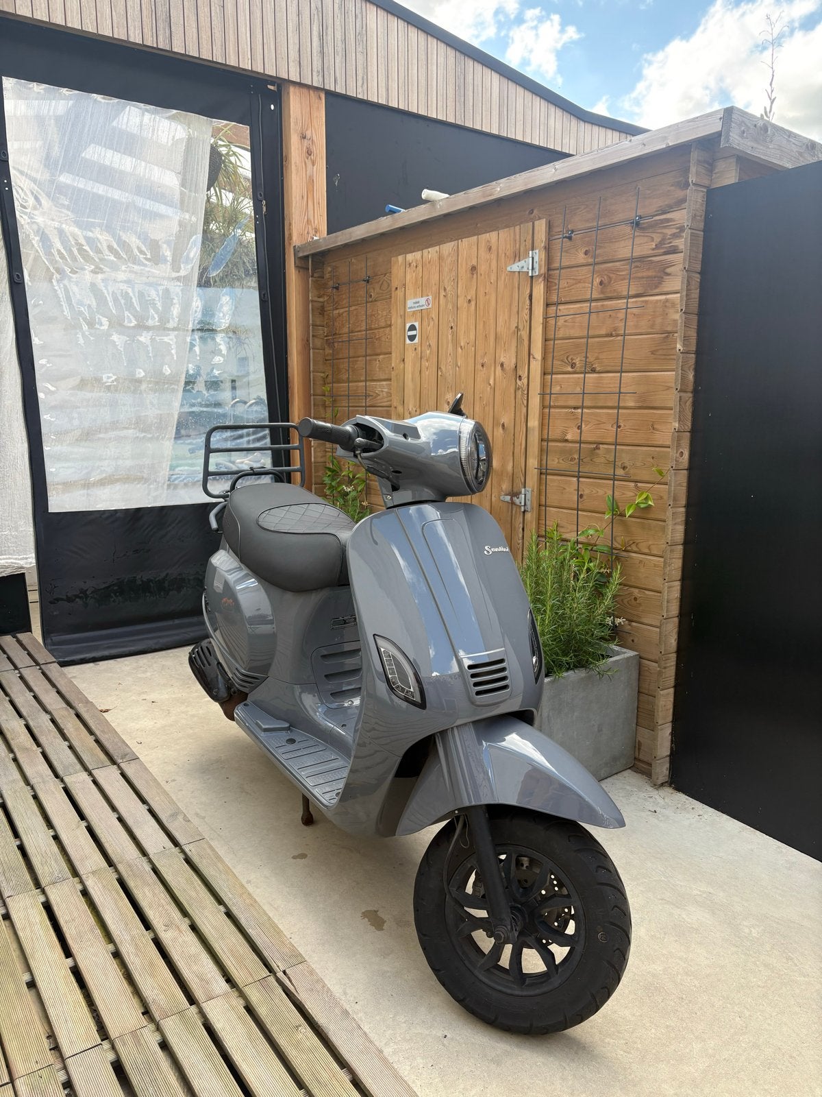 Santini Capri Scooter - Zo goed als nieuw, direct rijklaar, Ophalen, Zo goed als nieuw, Benzine, Overige merken