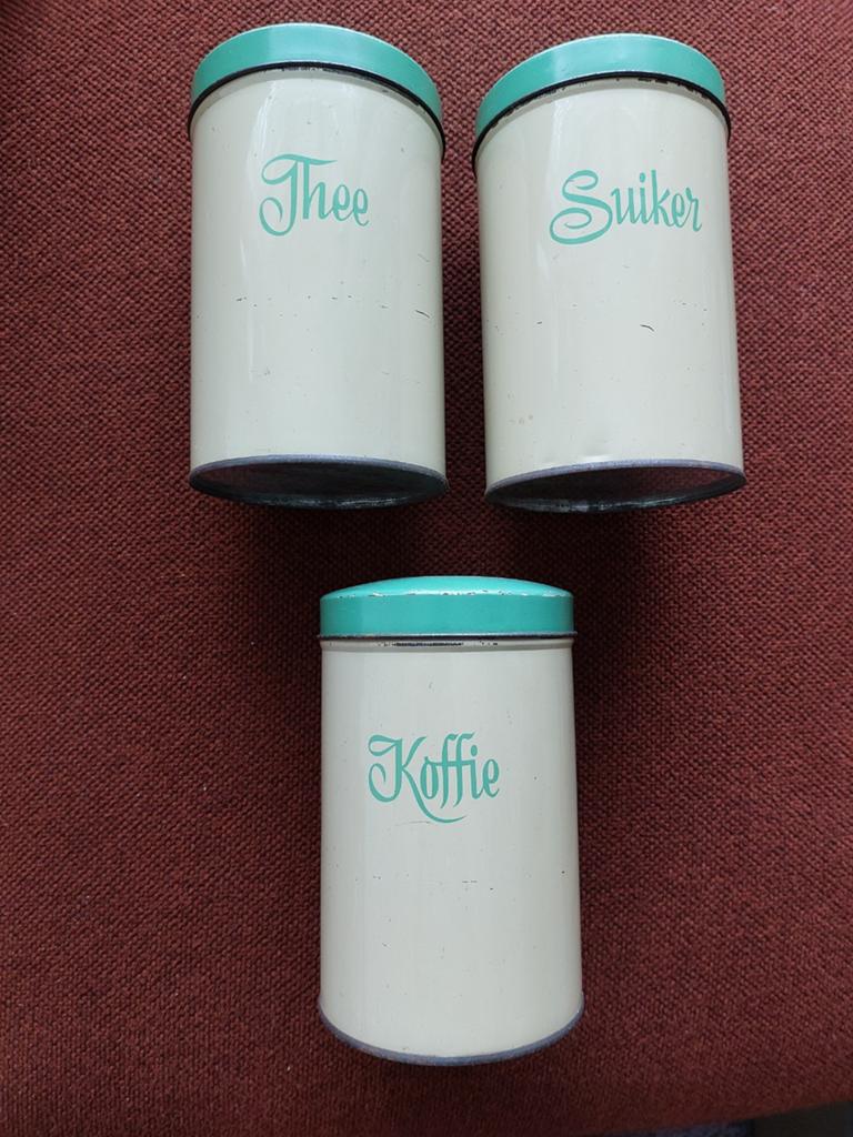 Drie oude blikken voor koffie, suiker en thee., Verzamelen, Ophalen of Verzenden, Gebruikt, Koffie