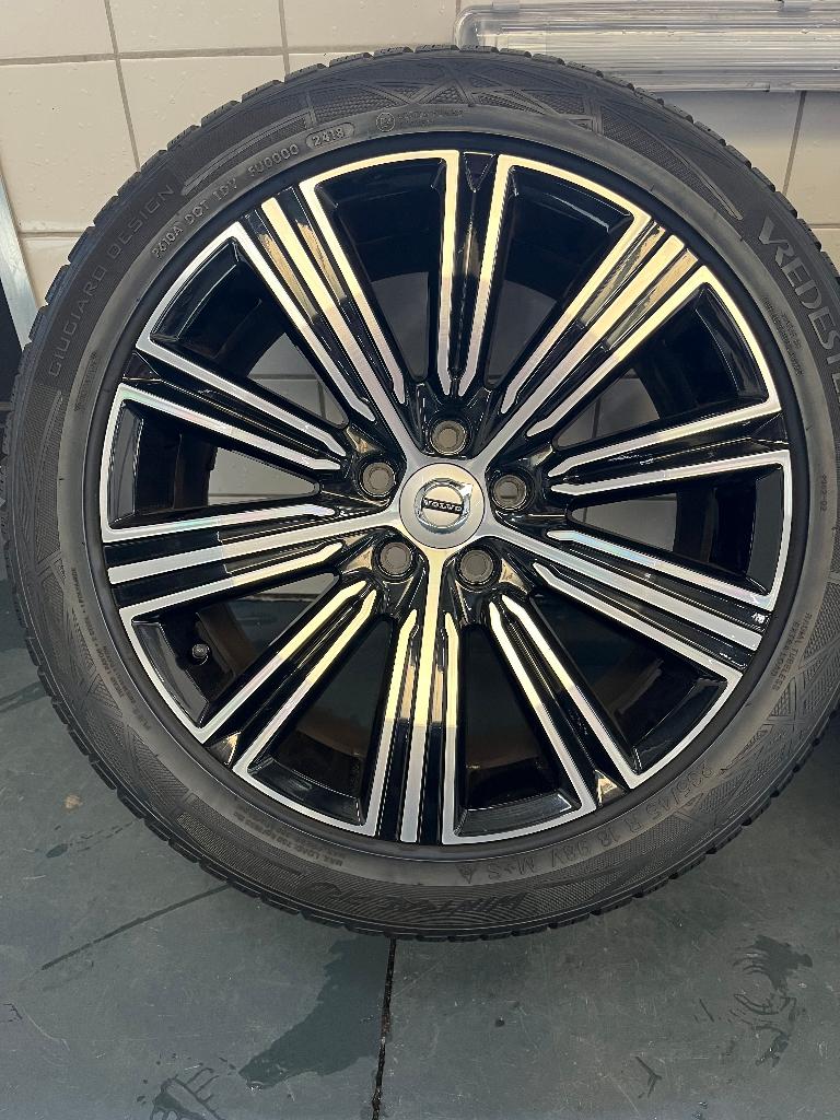 Orginele 18 inch volvo v60 inscription wielen 235/45 R18, Auto-onderdelen, Banden en Velgen, Ophalen, 18 inch, Gebruikt, Banden en Velgen