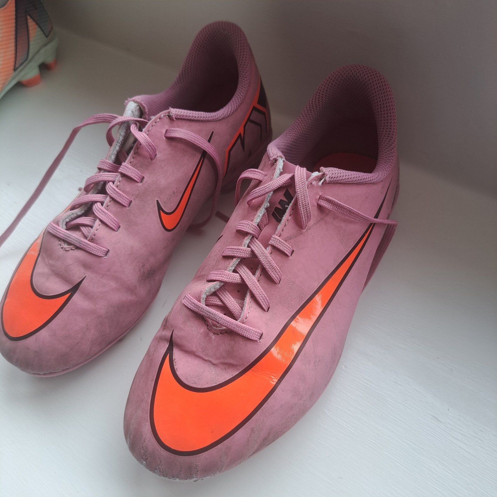 Roze Nike Mercurial voetbalschoenen - Maat 36, Sport en Fitness, Maat XS of kleiner, Ophalen, Gebruikt, Schoenen
