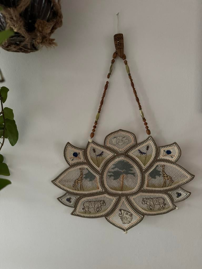 Vintage geborduurde lotus hanger, Gebruikt, Wandhanger, Vintage, 37 cm