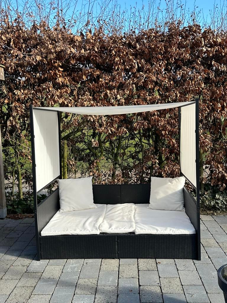 Tuinbed ligbed zwart rattan met kussens, Tuin en Terras, Ligbedden, Ophalen, Gebruikt, Rotan