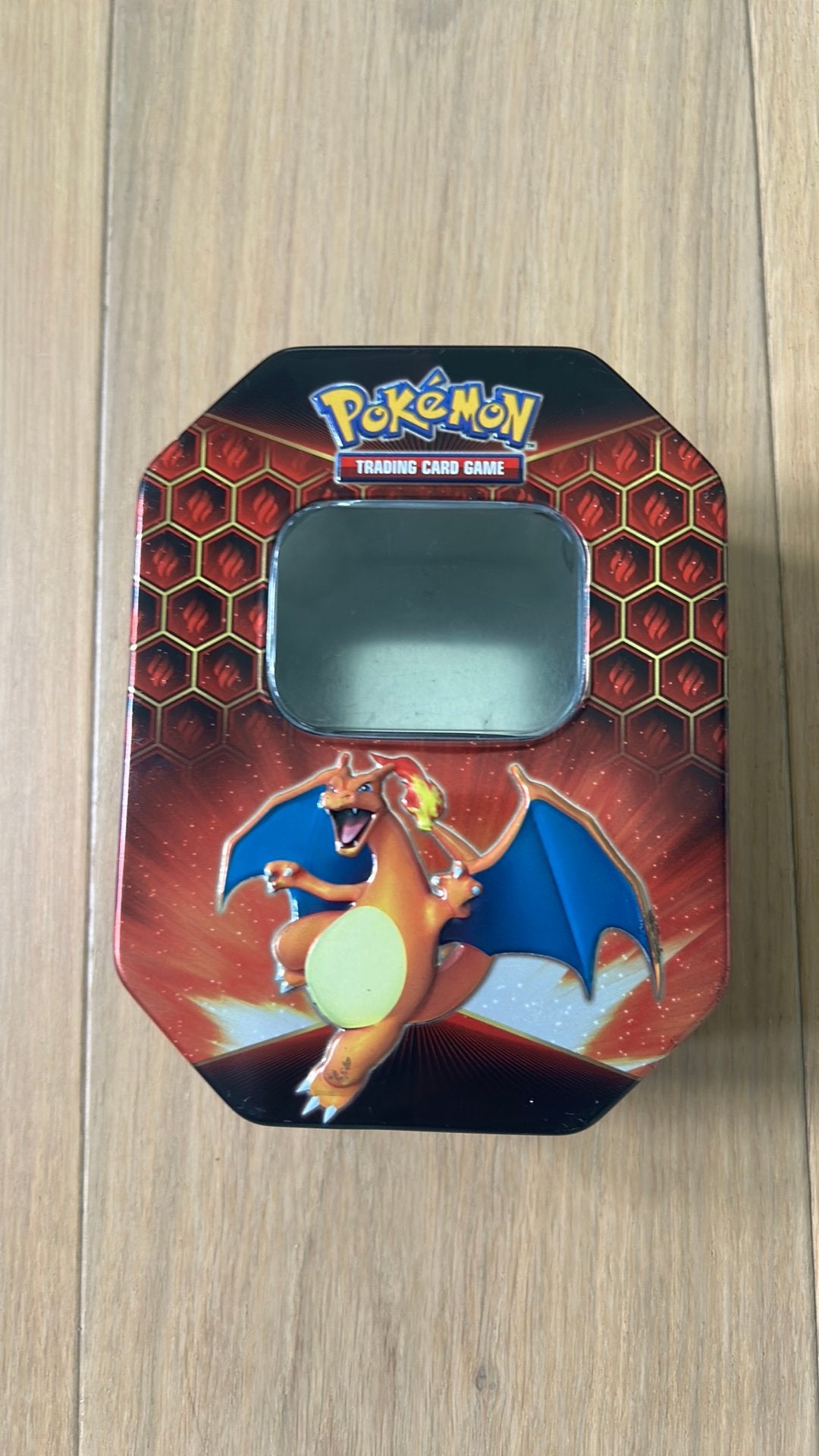 Mooie lege charizard tin van hidden fates, Hobby en Vrije tijd, Verzamelkaartspellen | Pokémon, Ophalen of Verzenden, Overige typen