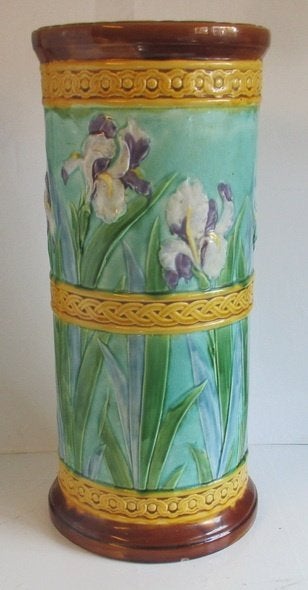 mooie art nouveau barbotine paraplubak met irissen, Ophalen