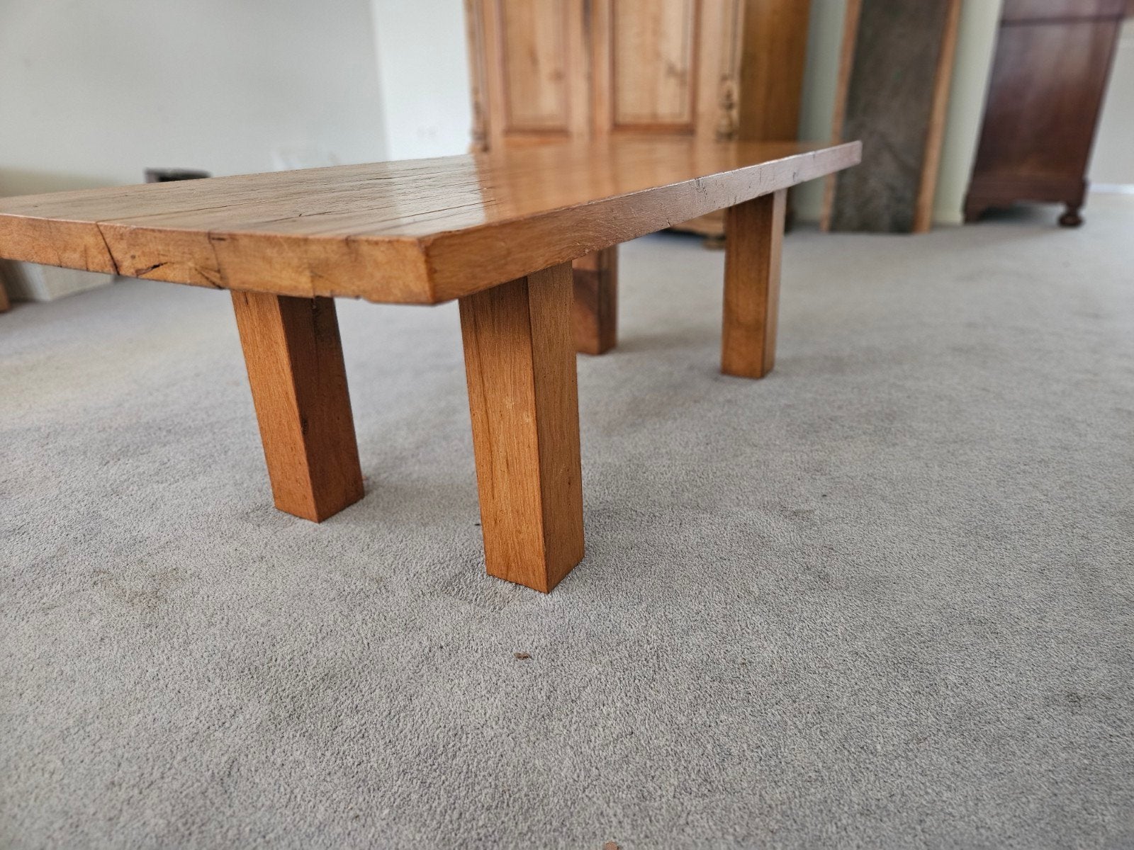 Robuuste houten salontafel, Ophalen