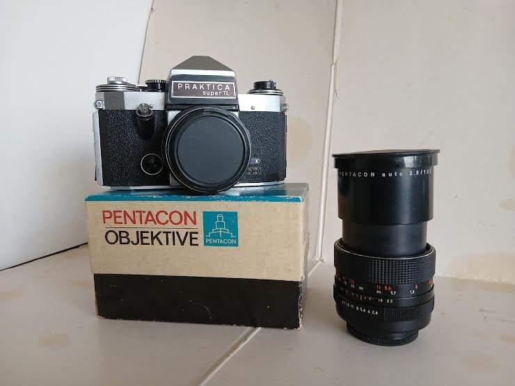 Praktica super TL camera met extra lens in leren tas, Audio, Tv en Foto, Fotocamera's Analoog, Ophalen of Verzenden, Gebruikt