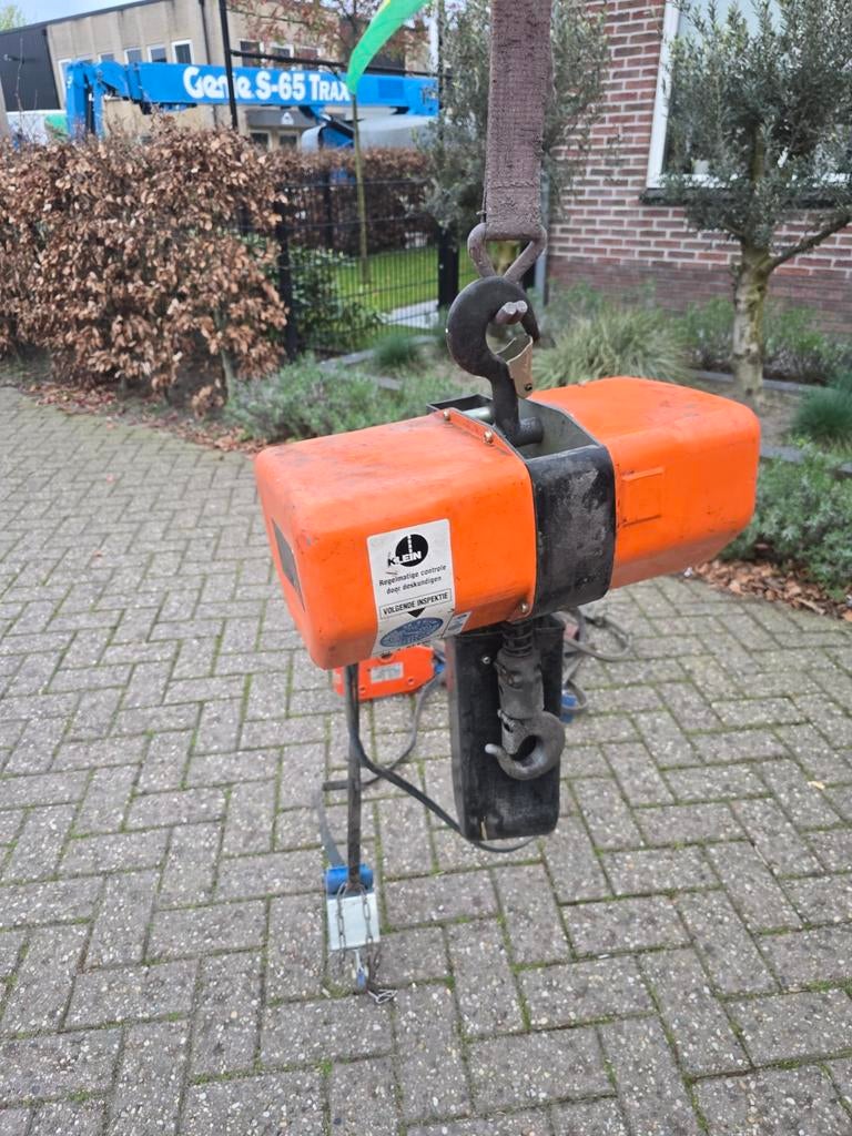 Hitachi 1ton ketting takel met looprol, Ophalen of Verzenden