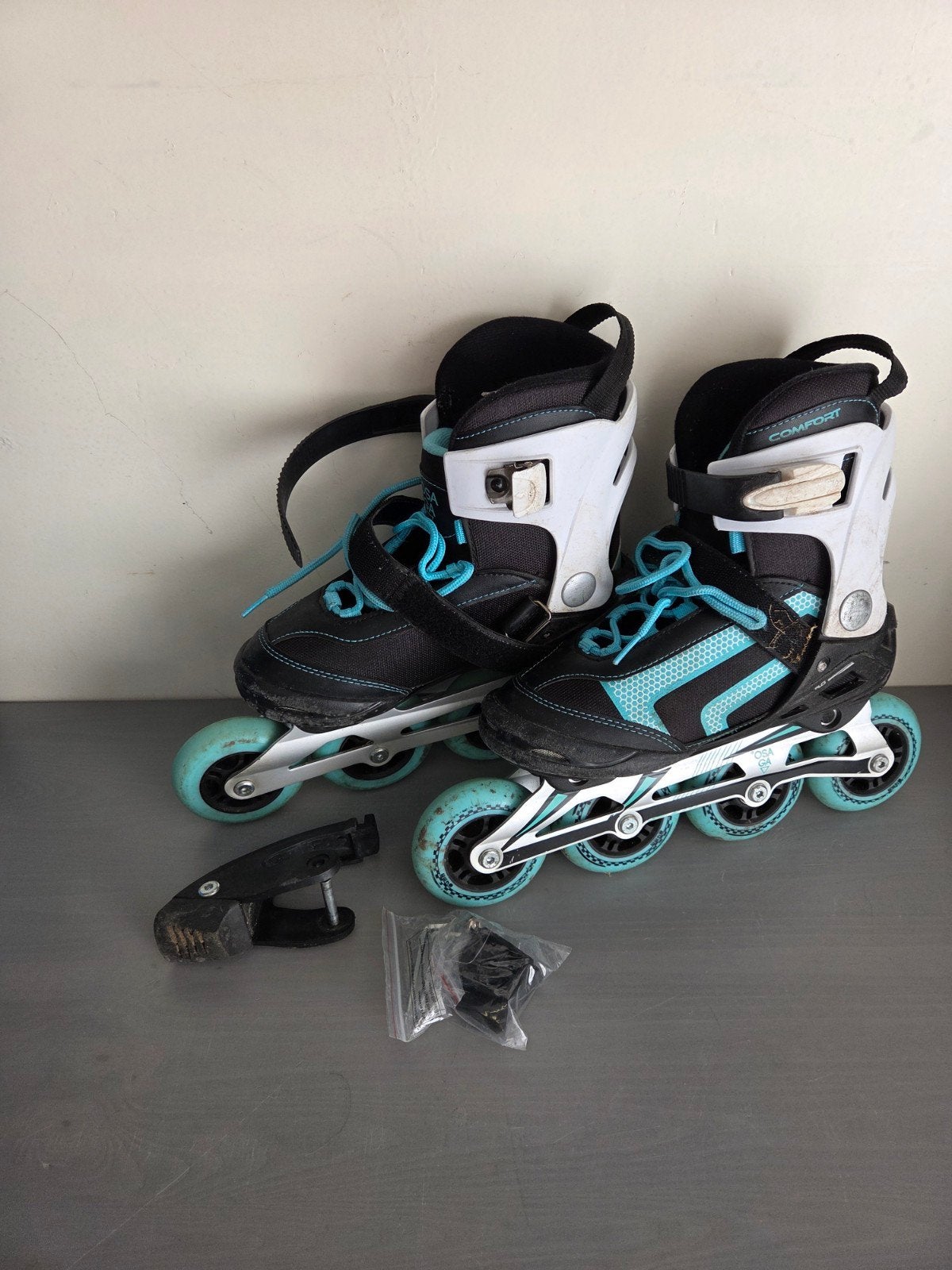 Zwarte/blauwe inline skates, maat 39-42, met rem, Sport en Fitness, Kinderen, Inline skates 4 wielen, Ophalen, Overige merken