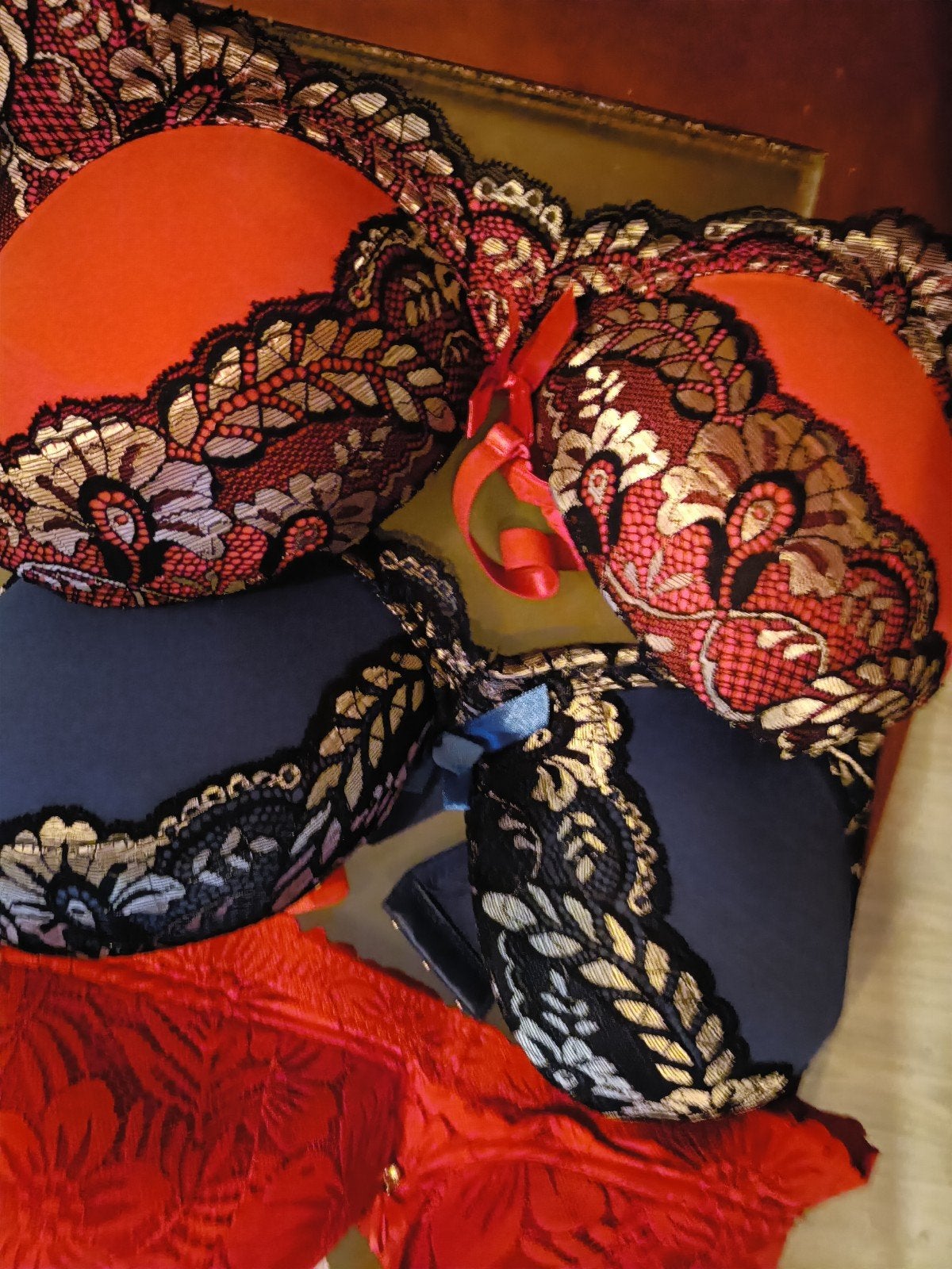 5 nieuwe BH's - Rood, Blauw, Wit - Maat 90C, Kleding | Dames, Ophalen, Rood, BH